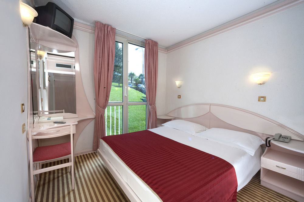Hotel Zorna Plava Laguna Porec Luaran gambar